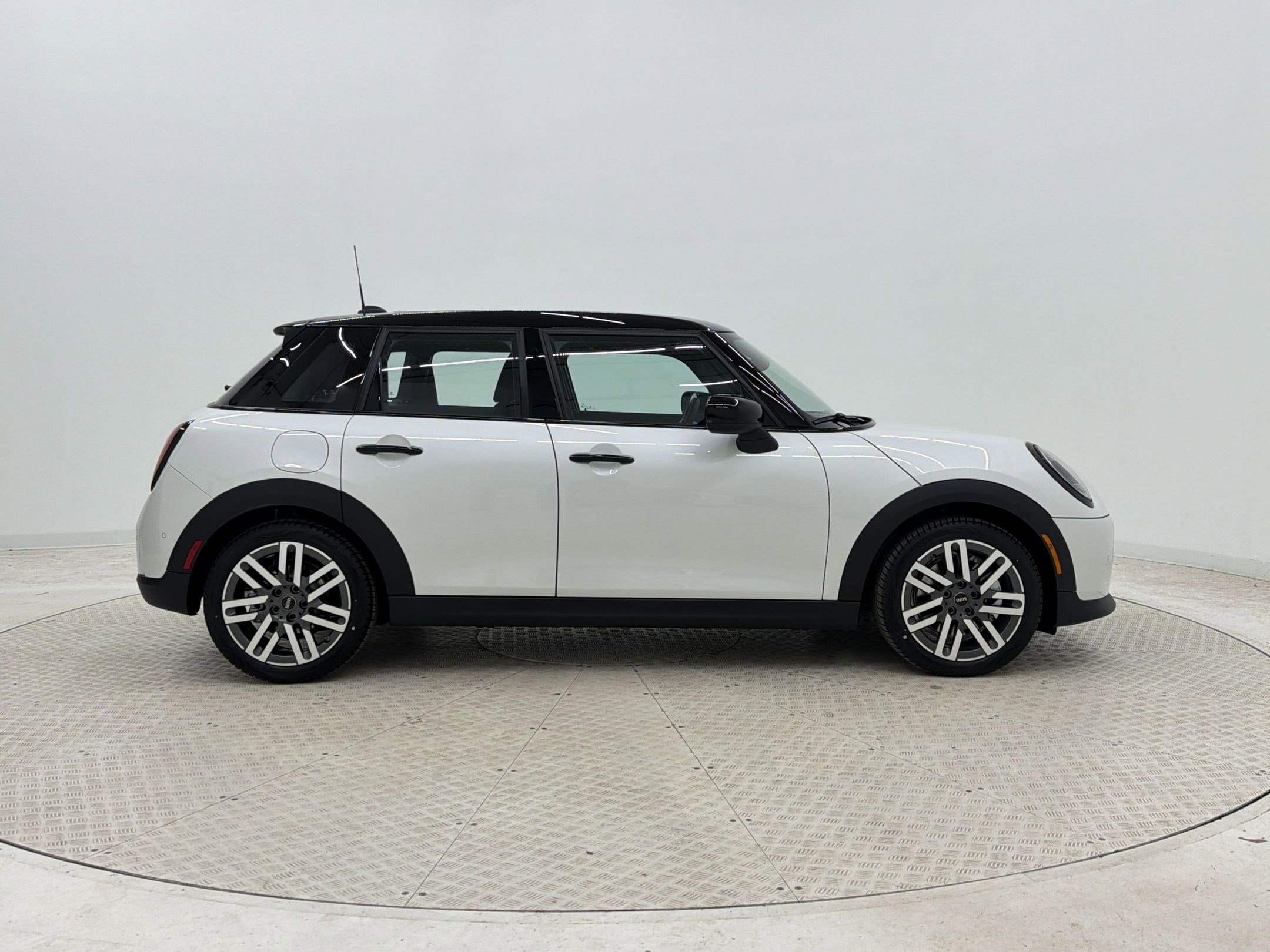 New 2026 MINI Cooper 4-Door Hardtop image 7