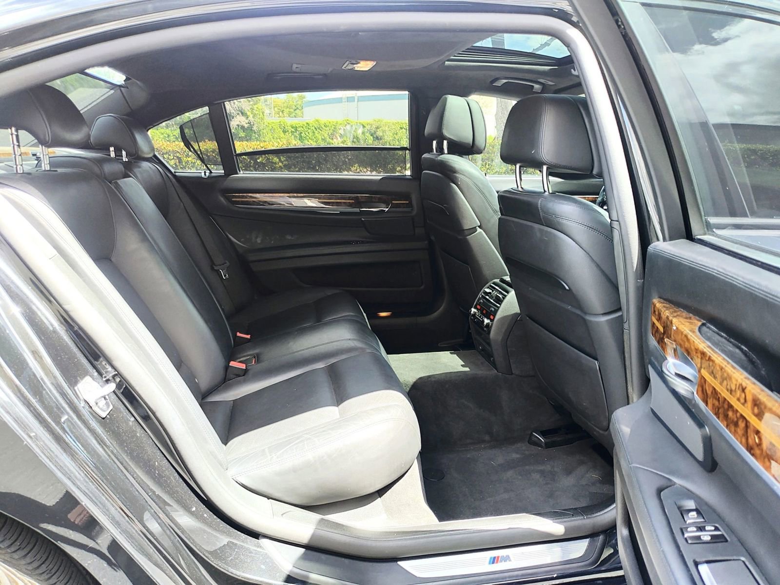 Used 2015 BMW 750Li xDrive AWD/4WD image 14