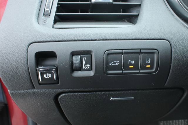 Used 2016 Chevrolet Impala LTZ w/ Enhanced Convenience Package FWD image 16