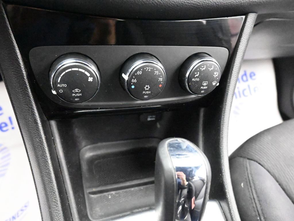 Used 2012 Chrysler 200 Touring w/ Cold Weather Group FWD image 34