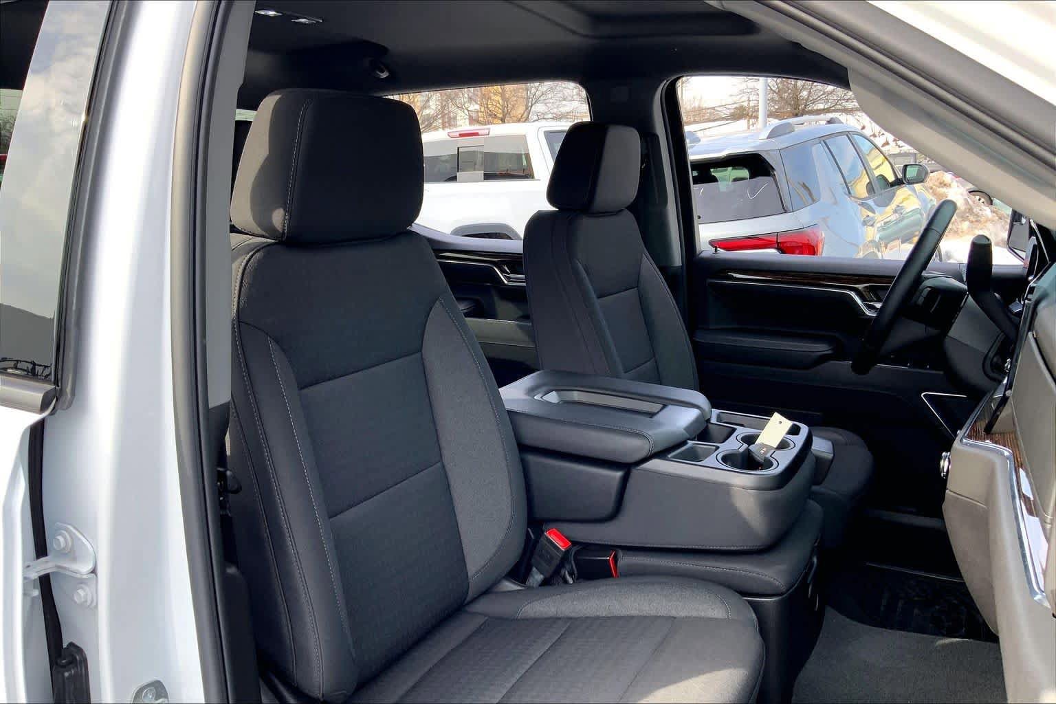Used 2024 GMC Sierra 1500 Elevation image 8