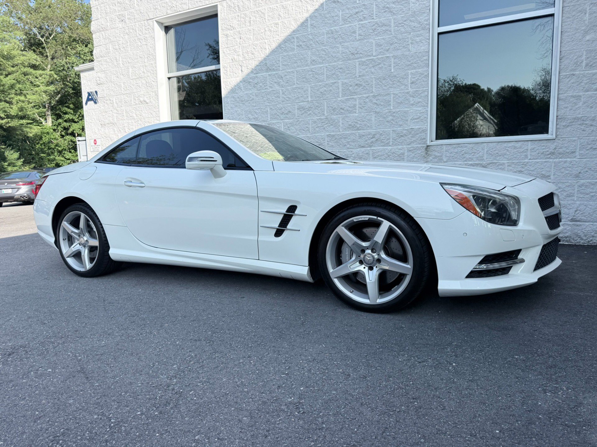 Used 2015 Mercedes-Benz SL 550 image 48