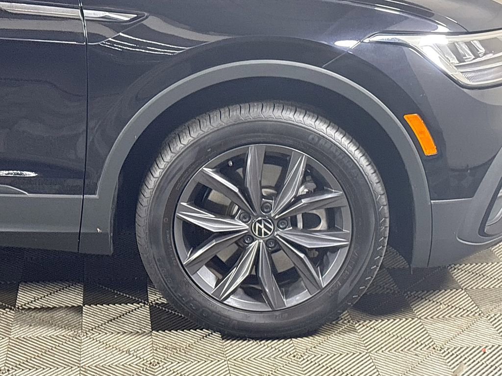 Certified 2022 Volkswagen Tiguan SE w/ Panoramic Sunroof Package image 23