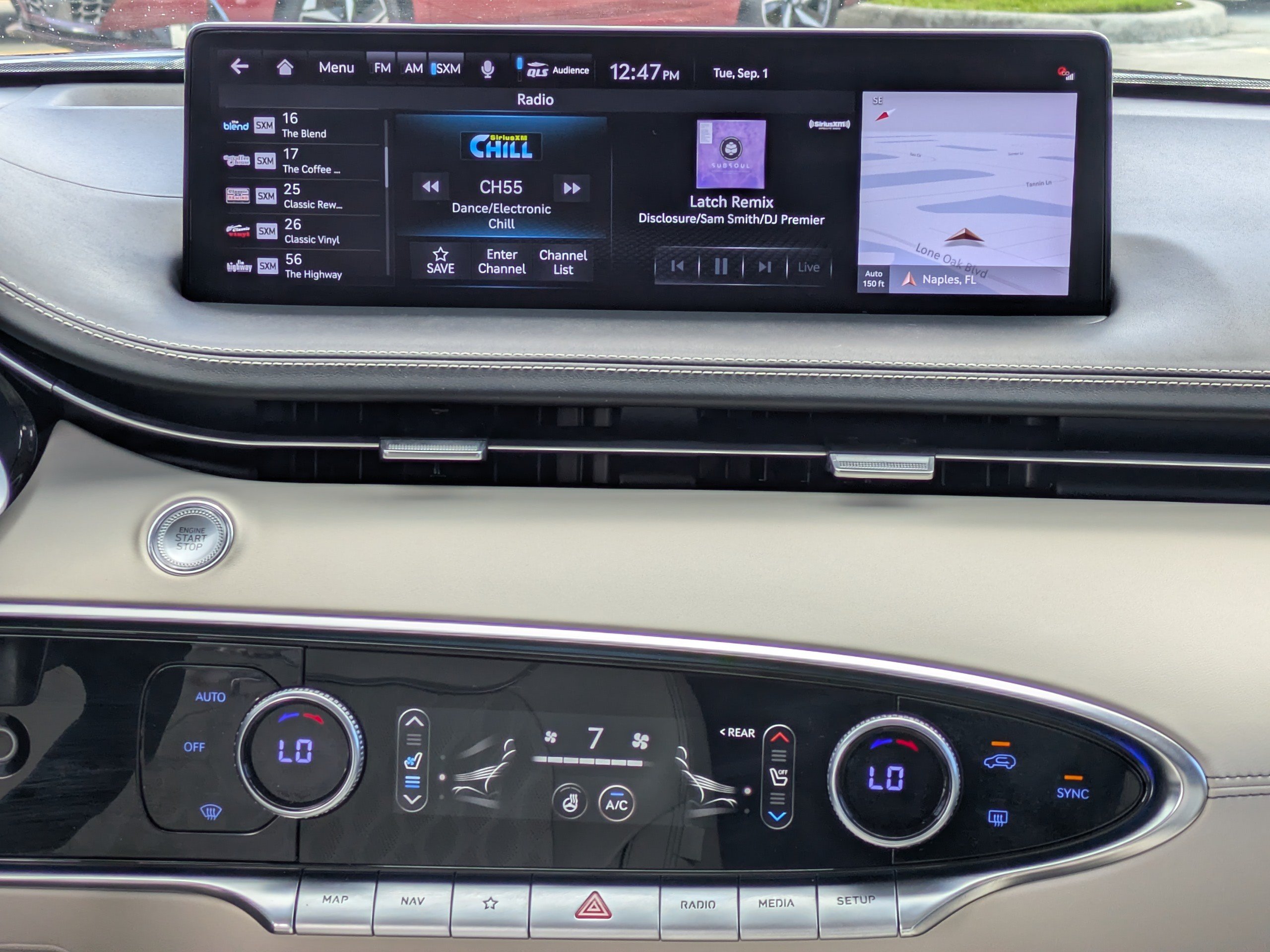 Certified 2022 Genesis GV70 3.5T Sport w/ Sport Prestige Package AWD/4WD image 17