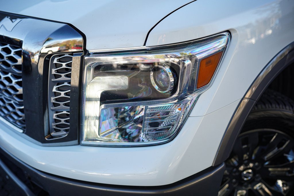 Used 2018 Nissan Titan Platinum Reserve image 4