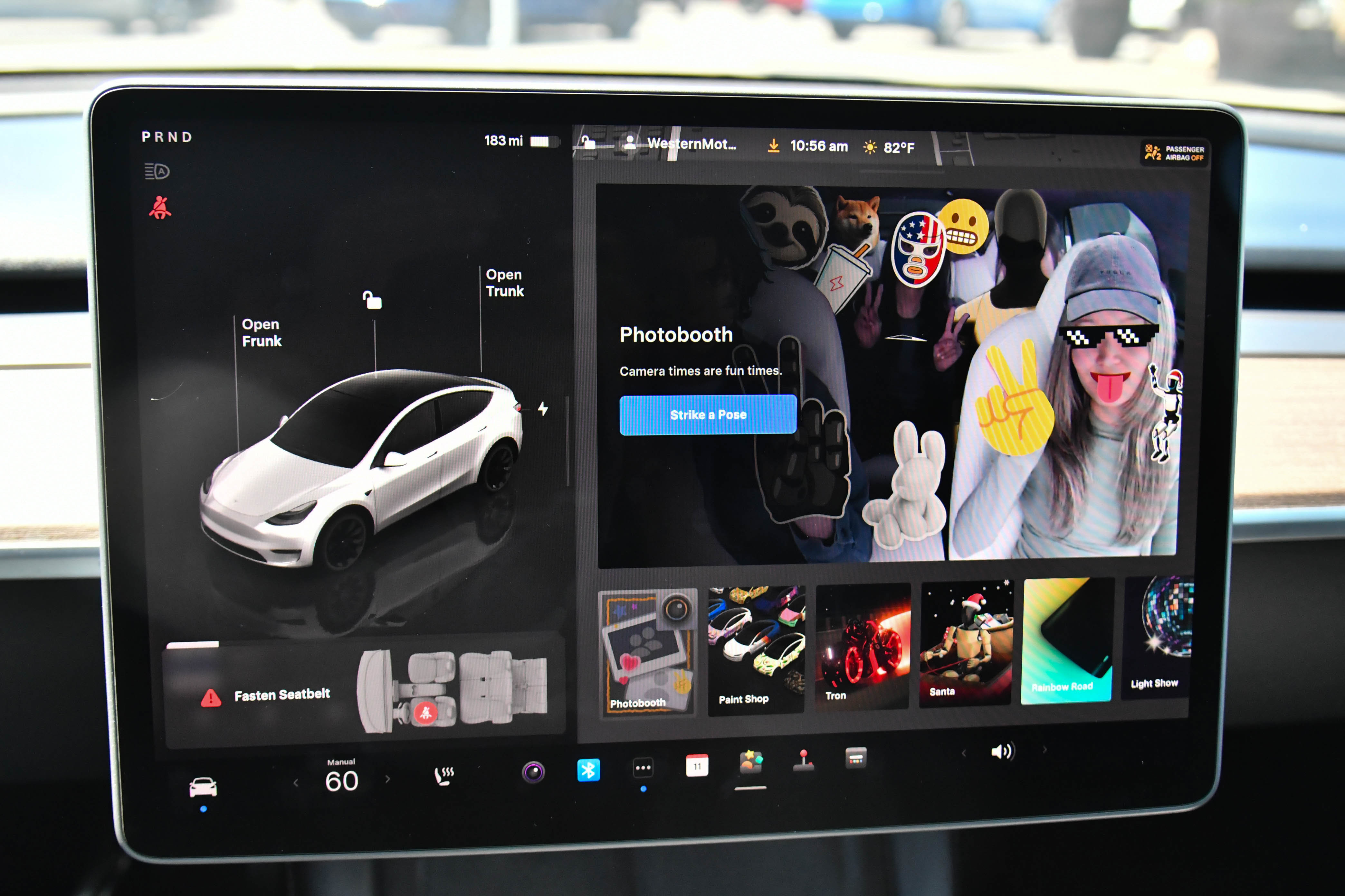 Used 2023 Tesla Model Y Long Range AWD/4WD image 23