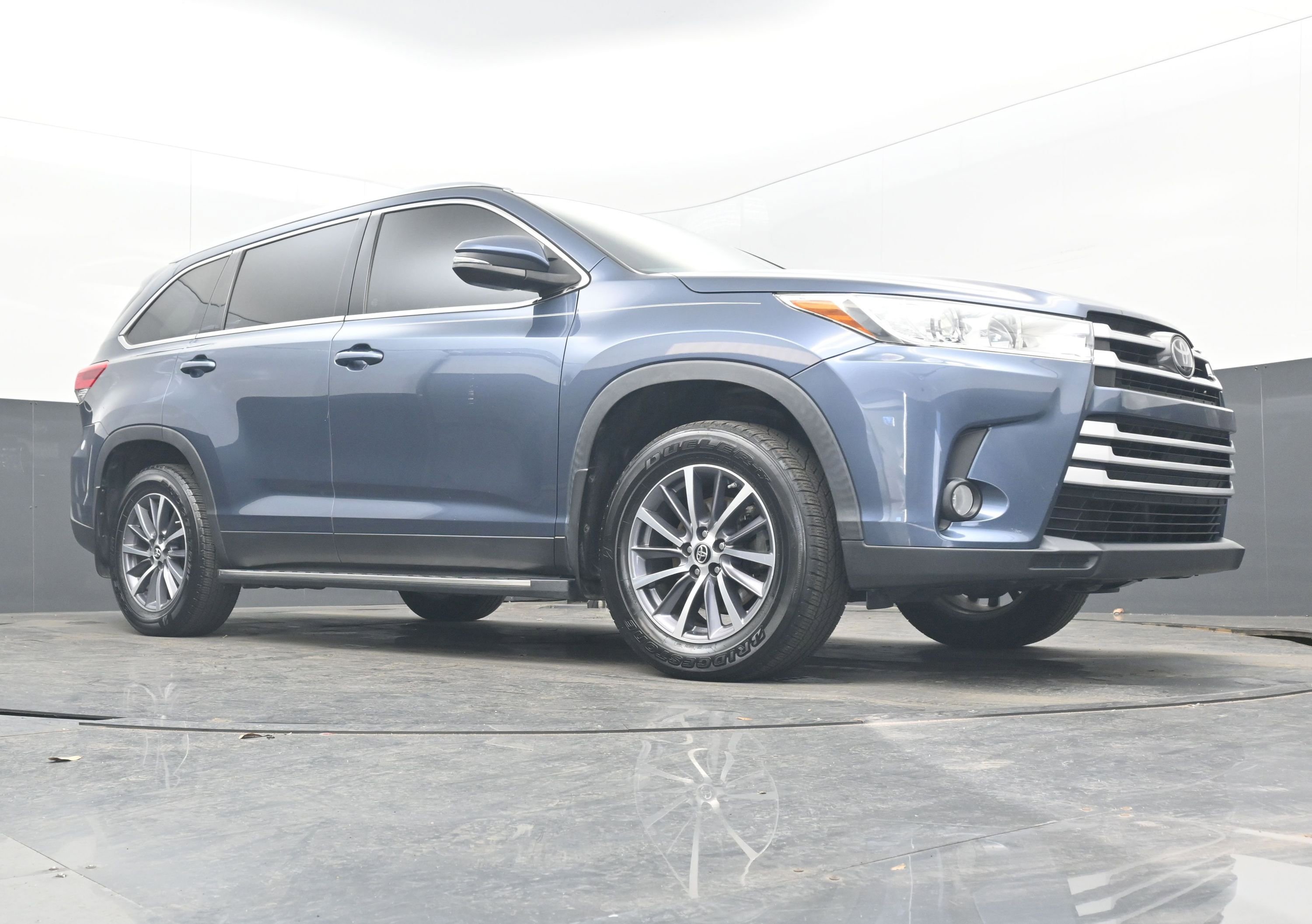 Used 2019 Toyota Highlander XLE image 9