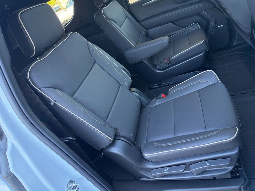 New 2026 Chevrolet Suburban Premier w/ Sun And Tow Package image 39