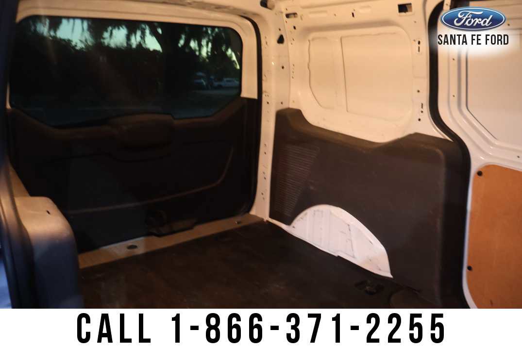 Used 2021 Ford Transit Connect XLT image 8