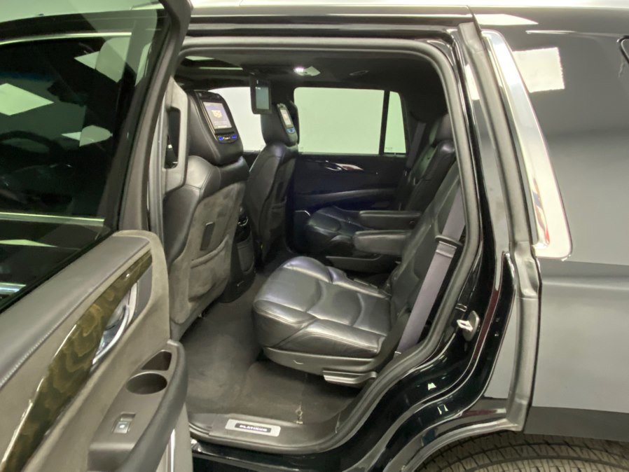 Used 2017 Cadillac Escalade Platinum AWD/4WD image 34