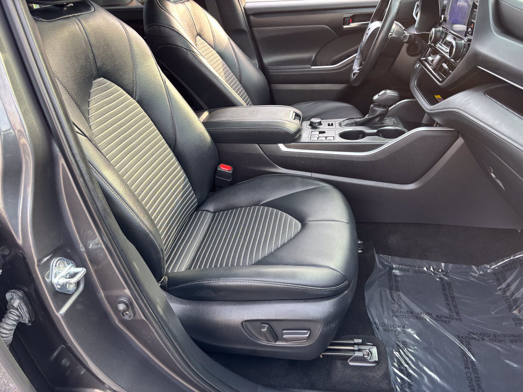 Certified 2025 Toyota Highlander XSE AWD/4WD image 37