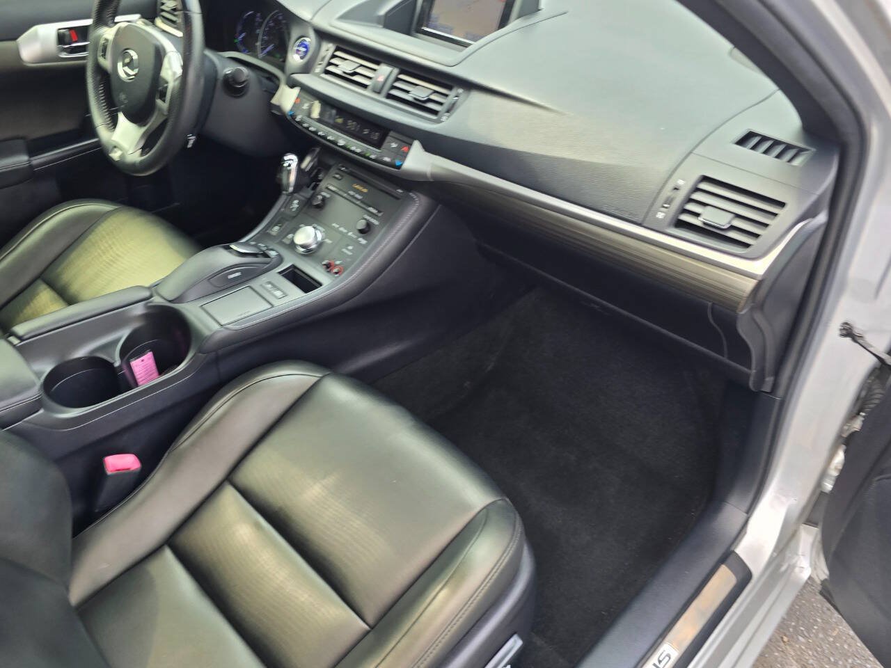 Used 2013 Lexus CT 200h w/ F Sport Pkg w/Nuluxe Trim FWD image 31