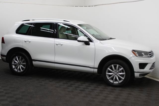 Used 2015 Volkswagen Touareg Sport AWD/4WD image 3
