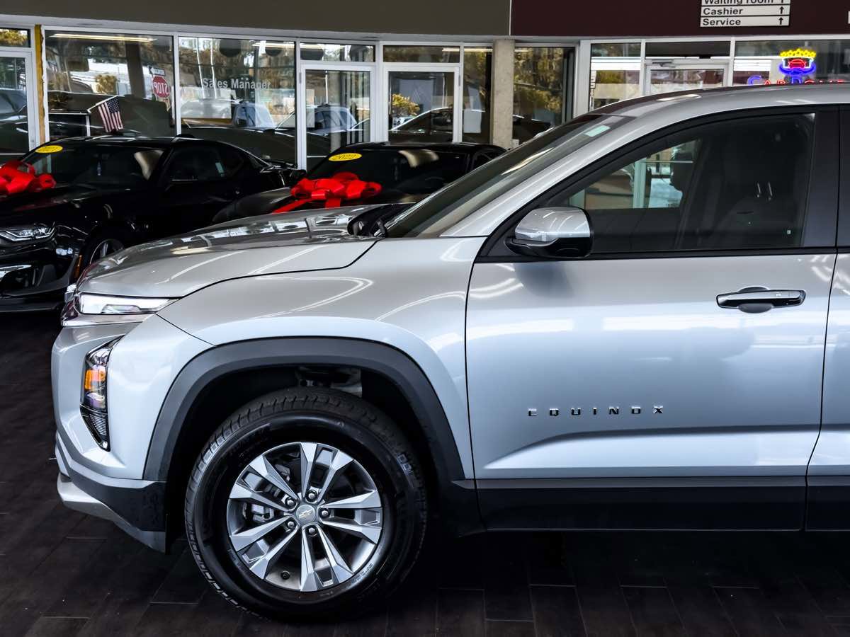 Used 2025 Chevrolet Equinox LT image 10