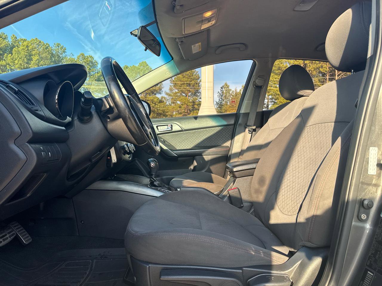 Used 2013 Kia Forte SX image 11