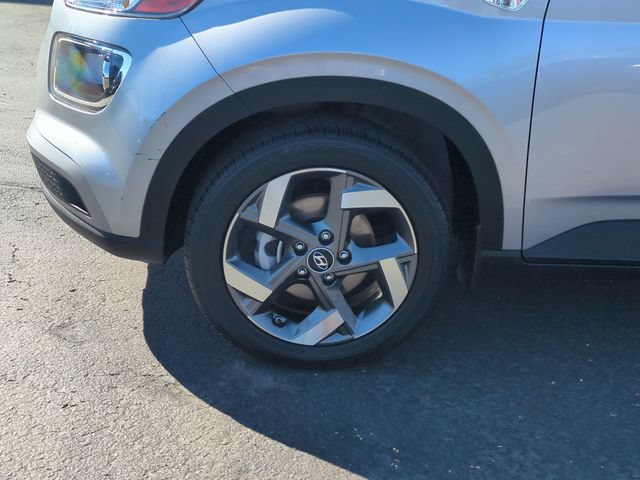 Used 2024 Hyundai Venue SEL FWD image 11
