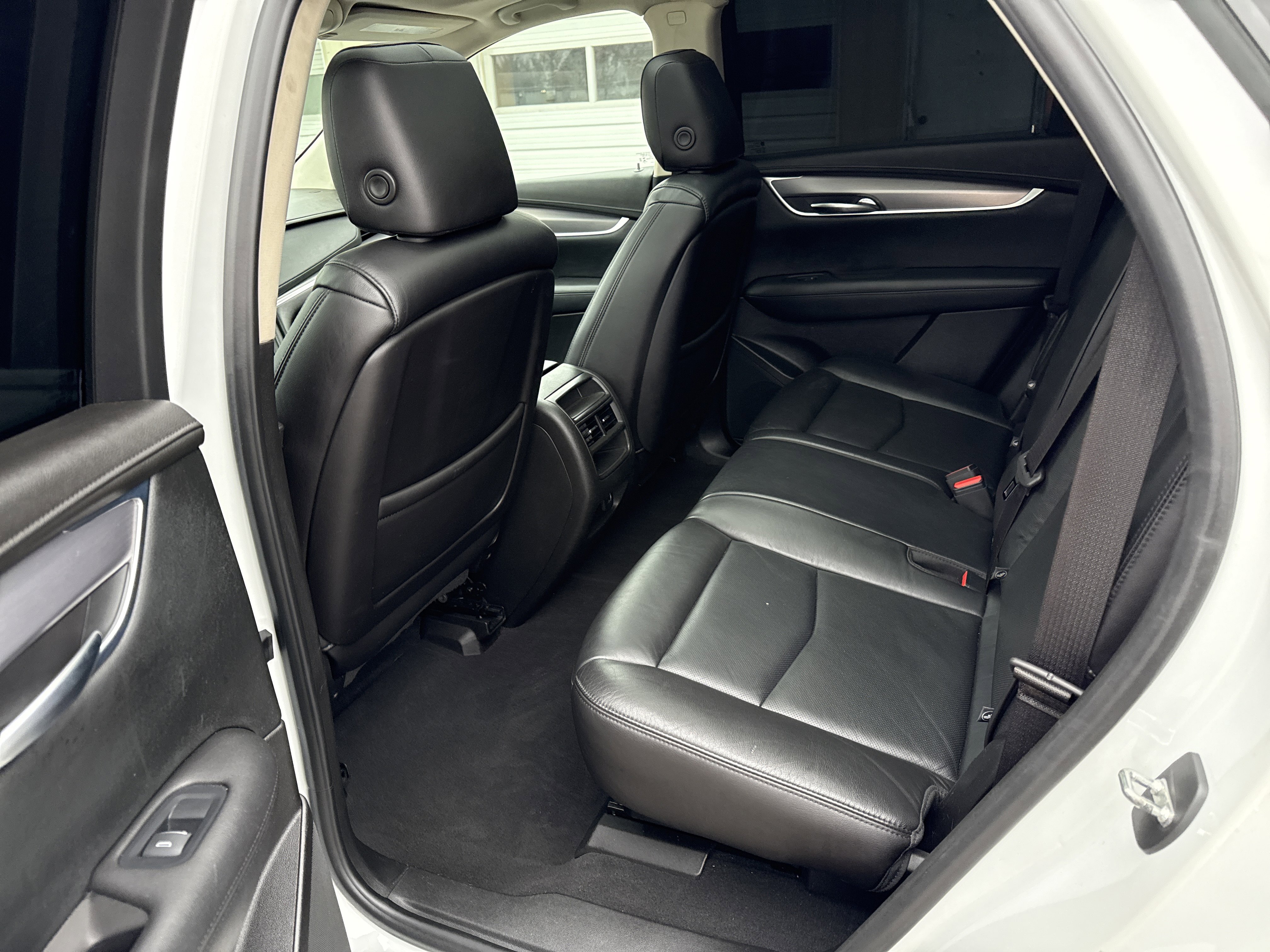 Used 2019 Cadillac XT5 Luxury AWD/4WD image 16