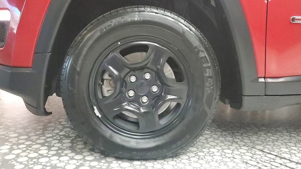 Used 2021 Jeep Compass Sport image 7