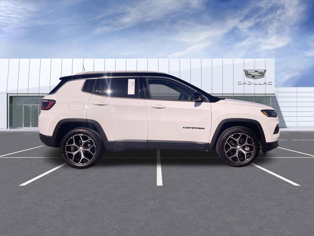 Used 2024 Jeep Compass Limited image 9