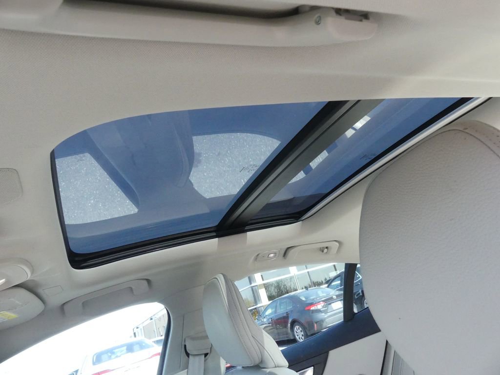 Used 2024 Volvo S60 B5 Plus w/ Climate Package image 12