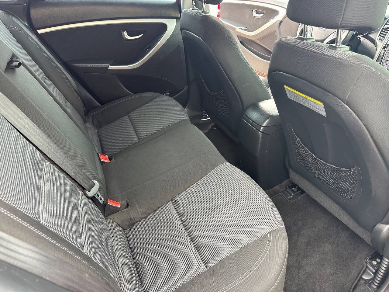 Used 2015 Hyundai Elantra GT FWD image 12