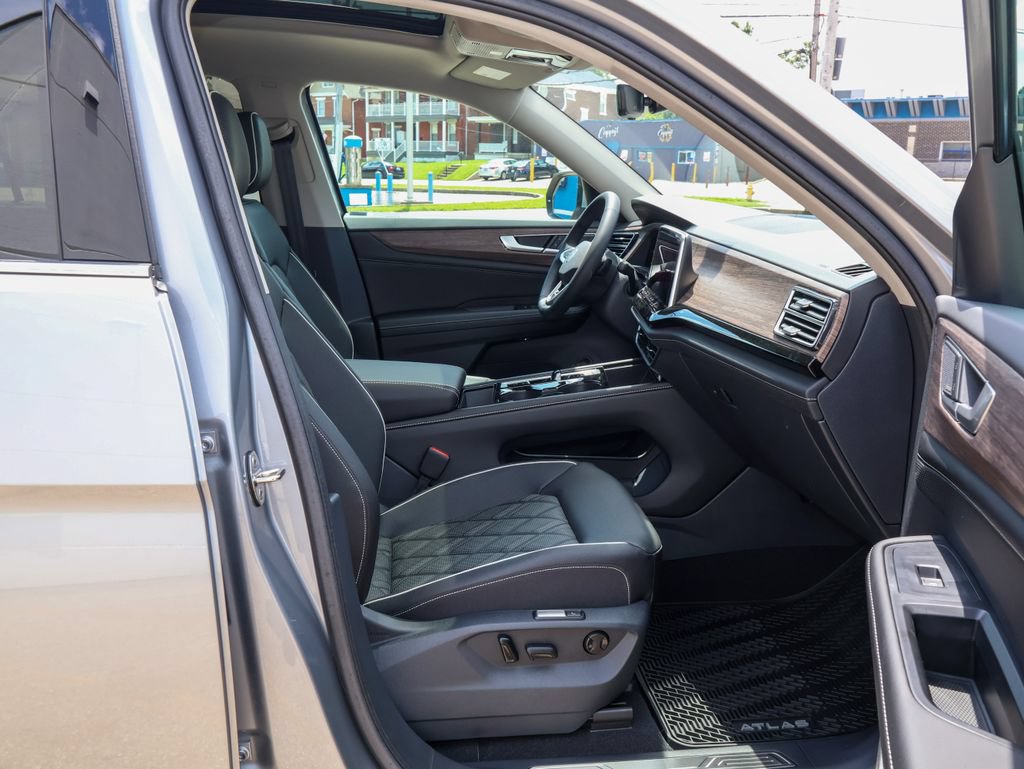 New 2026 Volkswagen Atlas SEL Premium R-Line AWD/4WD image 33