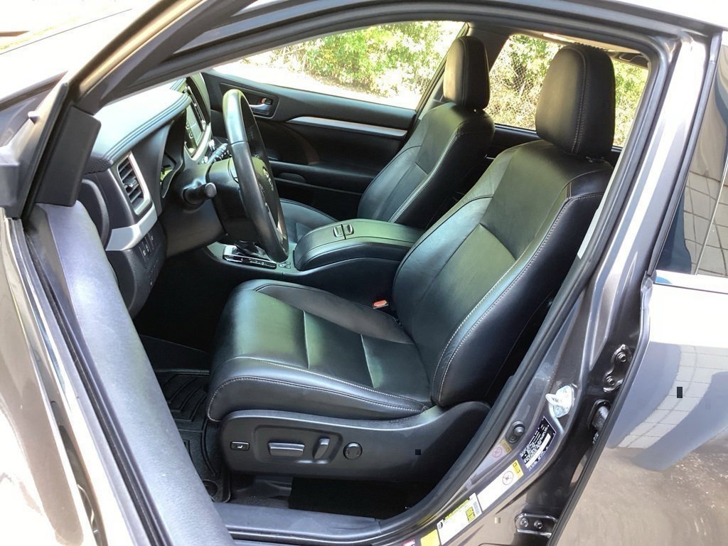 Used 2019 Toyota Highlander XLE image 27
