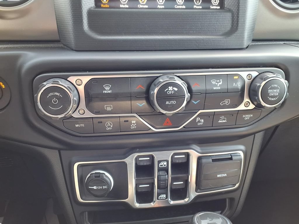 Used 2022 Jeep Wrangler Unlimited Sport AWD/4WD image 17