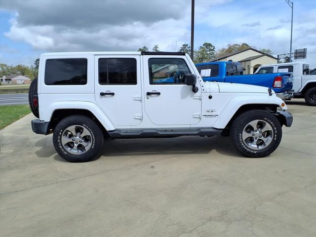Used 2017 Jeep Wrangler Unlimited Sahara w/ Connectivity Group image 2