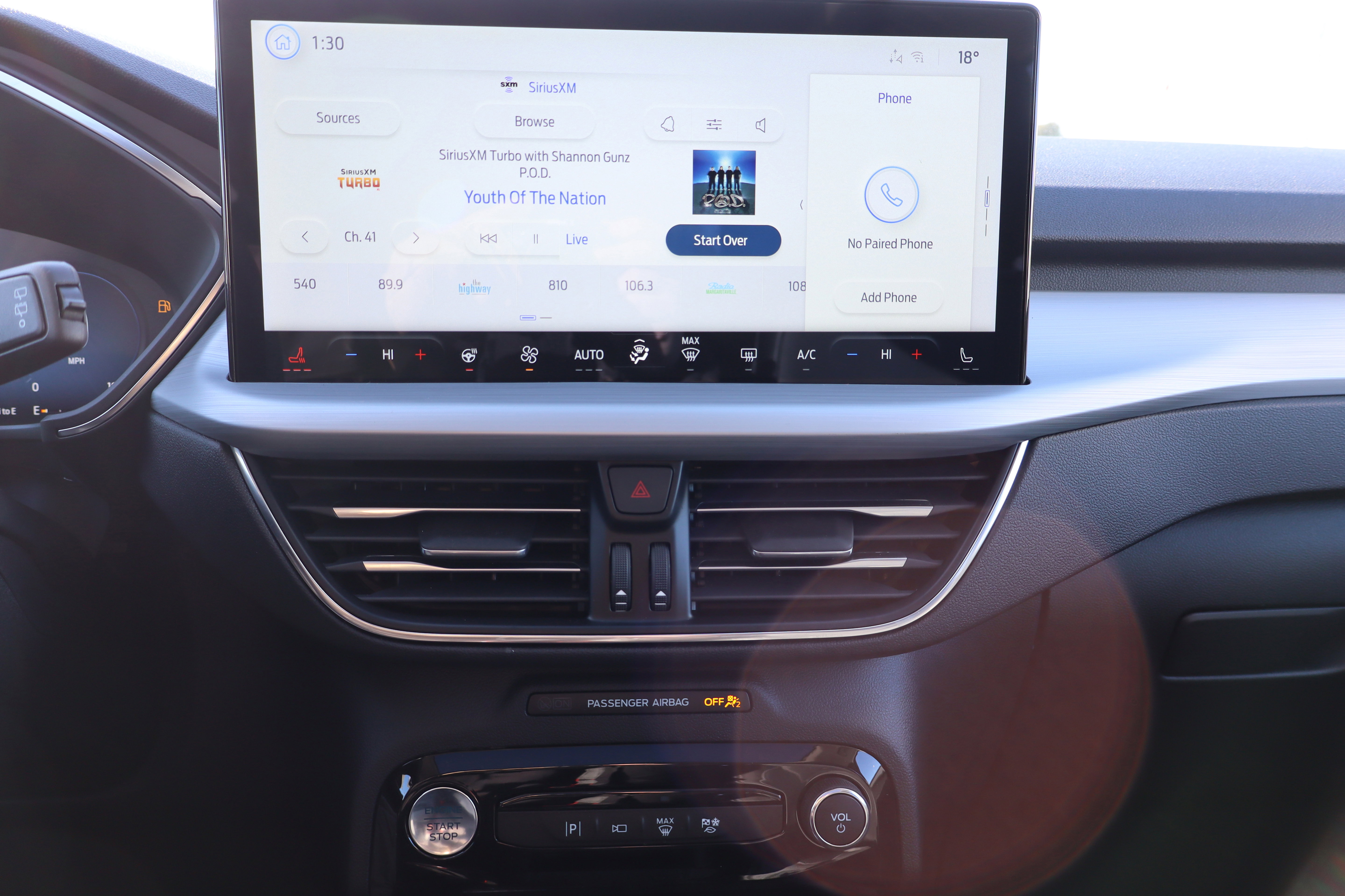 New 2025 Ford Escape SE w/ PHEV Premium Package image 17