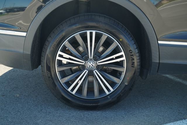Used 2018 Volkswagen Tiguan SEL image 40