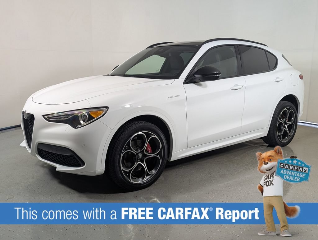 Used 2023 Alfa Romeo Stelvio Veloce AWD/4WD image 3