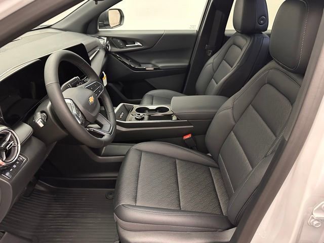 New 2026 Chevrolet Equinox LT w/ Convenience Package II AWD/4WD image 17