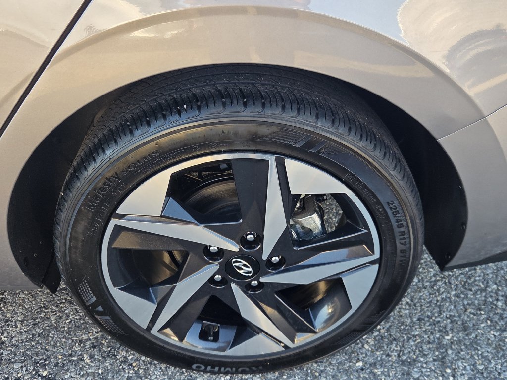 Certified 2023 Hyundai Elantra SEL w/ Convenience Package FWD image 11