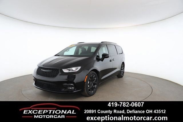 Used 2025 Chrysler Pacifica Limited