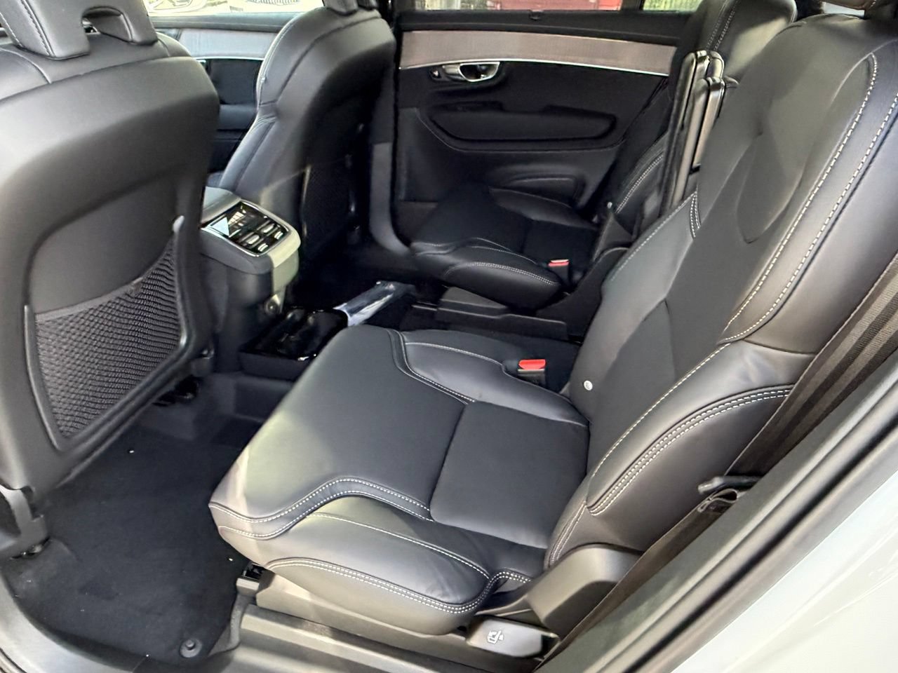 New 2027 Volvo XC90 B6 Ultra AWD/4WD image 21
