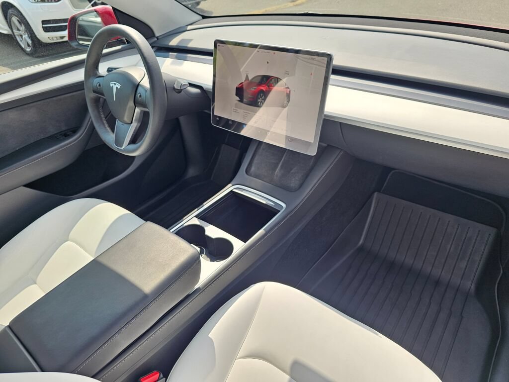 Used 2023 Tesla Model Y Long Range AWD/4WD image 31