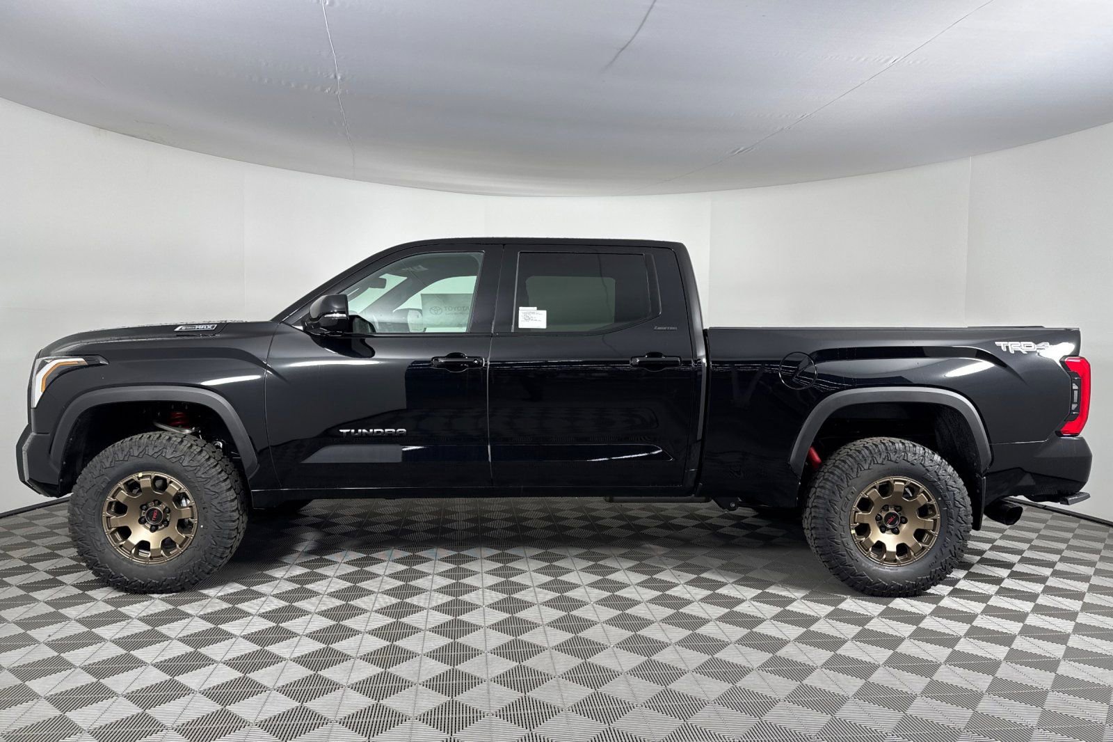 New 2025 Toyota Tundra Limited AWD/4WD image 7