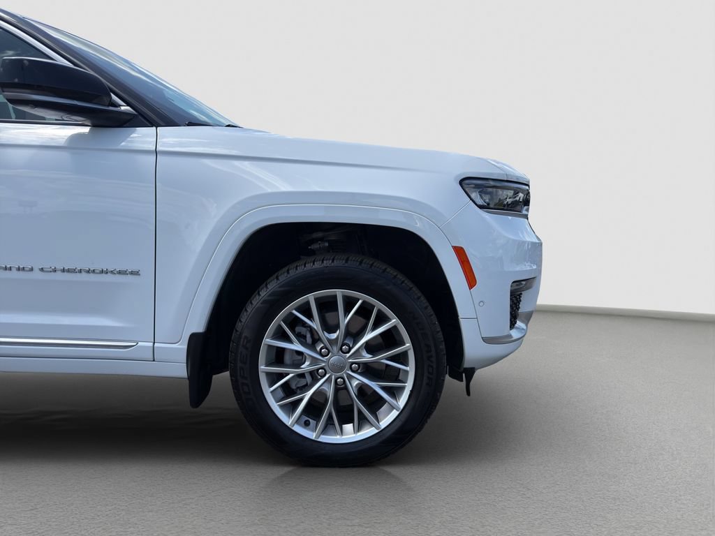 Used 2023 Jeep Grand Cherokee L Summit w/ Advanced Protech Group IV AWD/4WD image 23