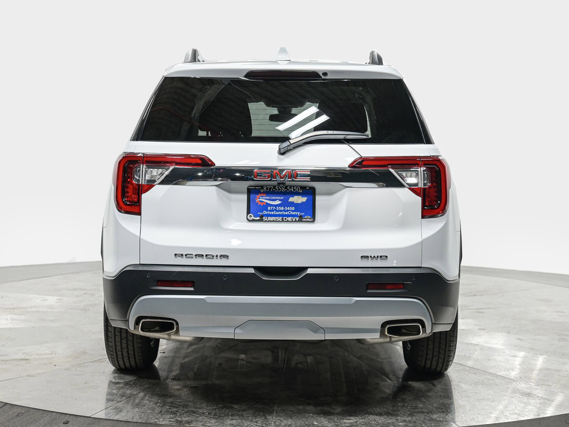 Used 2023 GMC Acadia SLE w/ Driver Convenience Package image 5