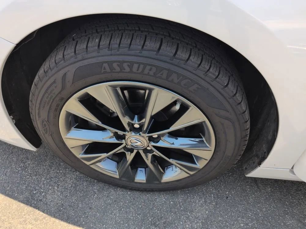 Used 2015 Lexus ES 300h image 44