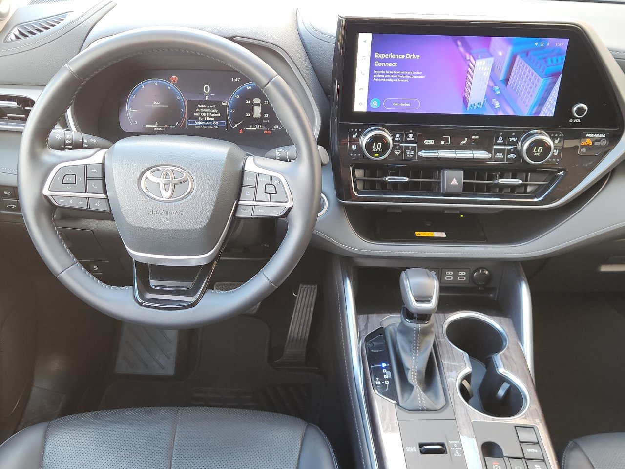 Used 2024 Toyota Highlander Limited FWD image 23