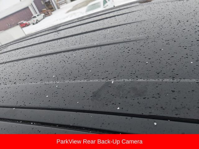 Used 2025 Chrysler Pacifica Select image 10