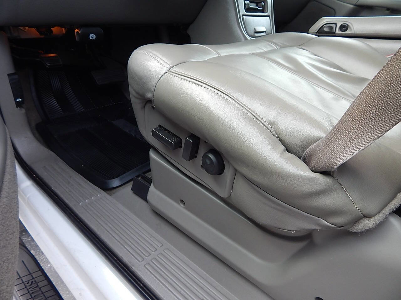 Used 2001 Chevrolet Silverado 1500 LT w/ Off-Road Chassis Pkg AWD/4WD image 20