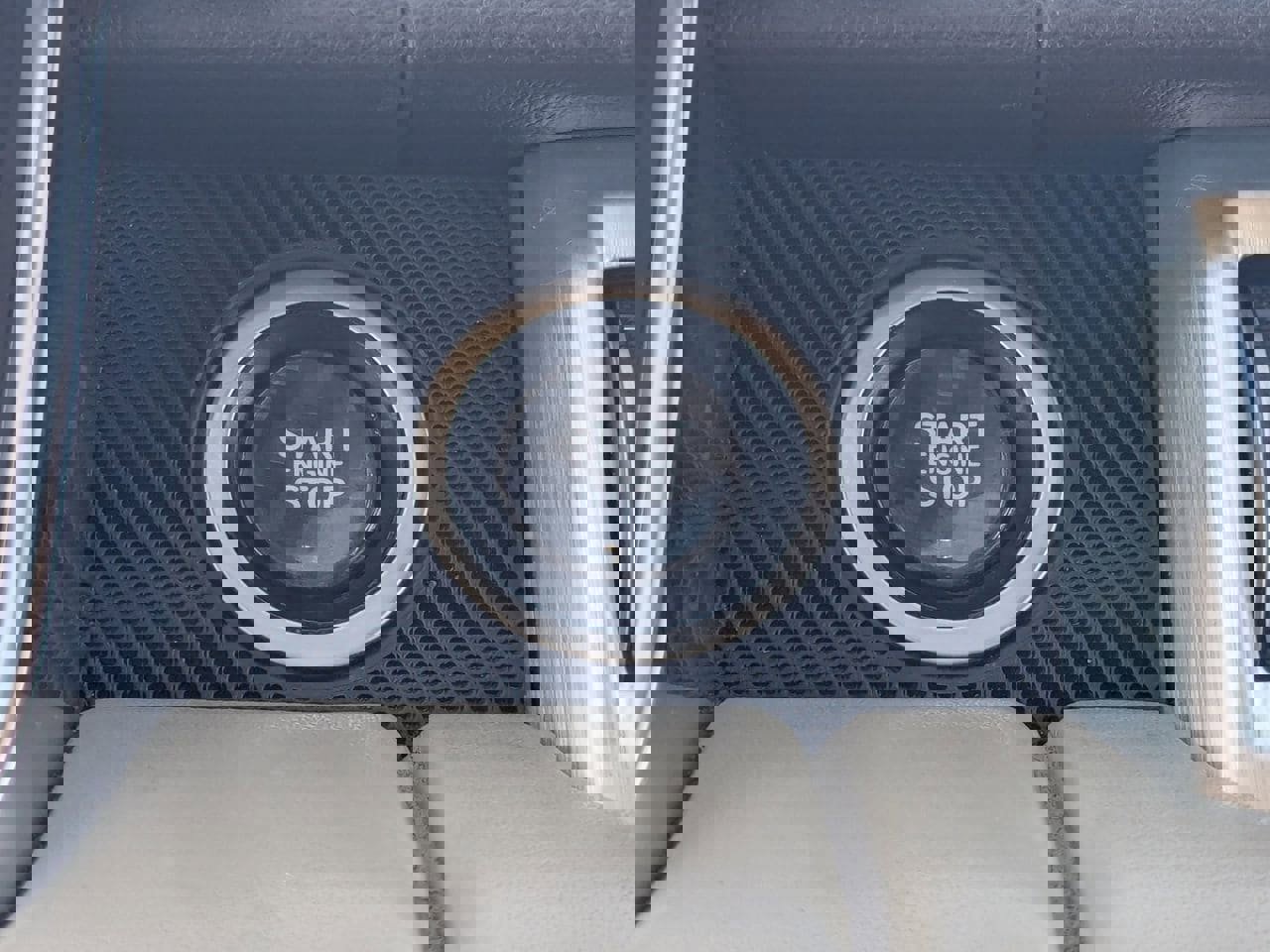 Used 2016 Land Rover Range Rover Supercharged image 31