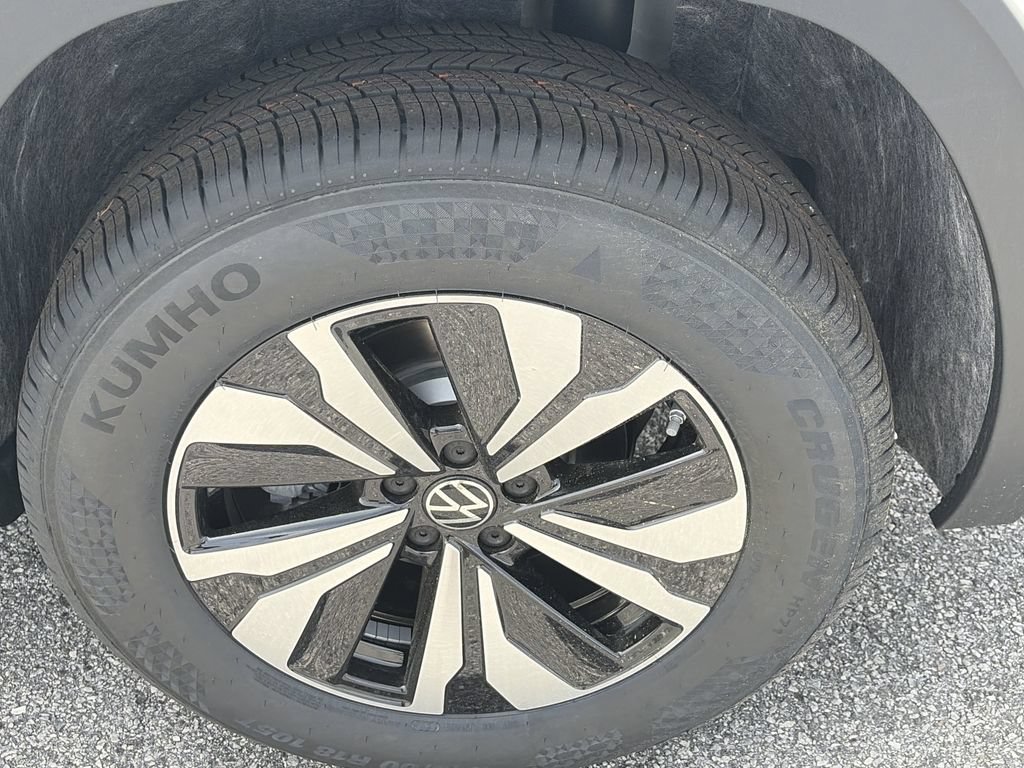 New 2026 Volkswagen Atlas Cross Sport SE FWD image 11