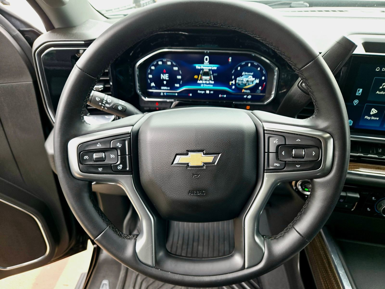 Used 2024 Chevrolet Silverado 2500 LT w/ Texas Edition AWD/4WD image 11