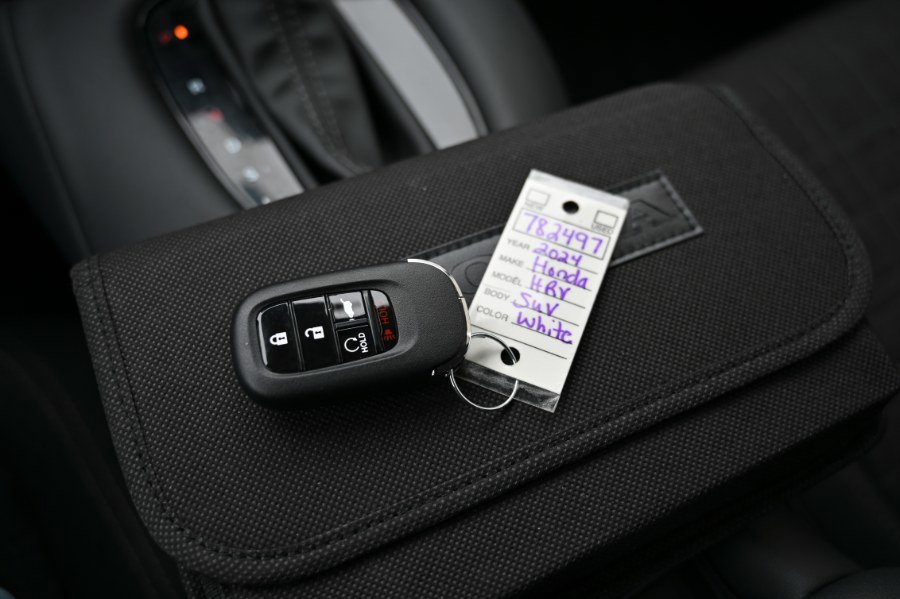 Used 2024 Honda HR-V LX image 24