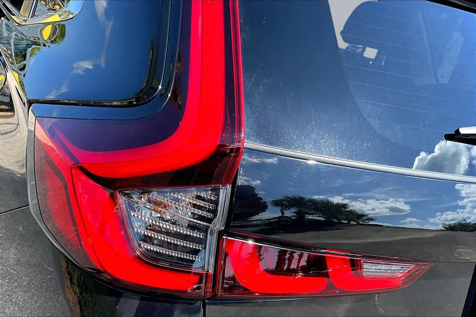Used 2025 Honda CR-V Sport Touring image 29