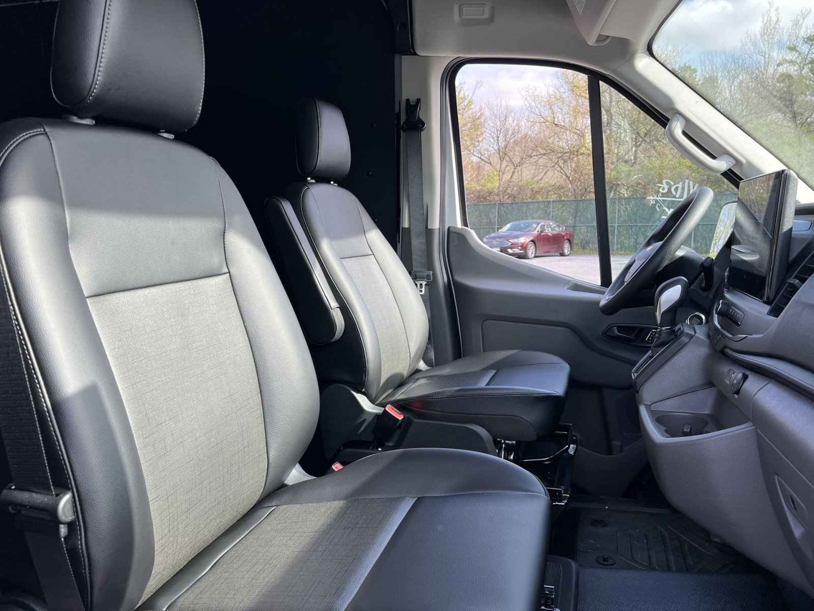 New 2026 Ford Transit 250 148 Medium Roof RWD image 24